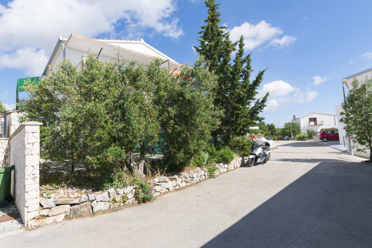 Apartments Ksenija Primošten Exteriör bild